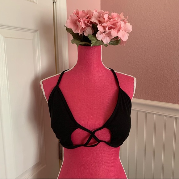 👗Never Worn Plus Sized Shein Strappy Bikini Top with Foam Inserts 3XL - Picture 1 of 5